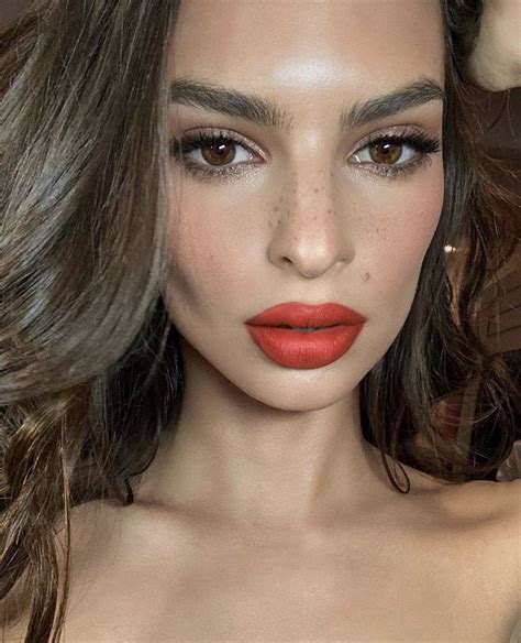 emily ratajkowski lips|Emily Ratajkowskis Latest Lip Combo Is Red and。